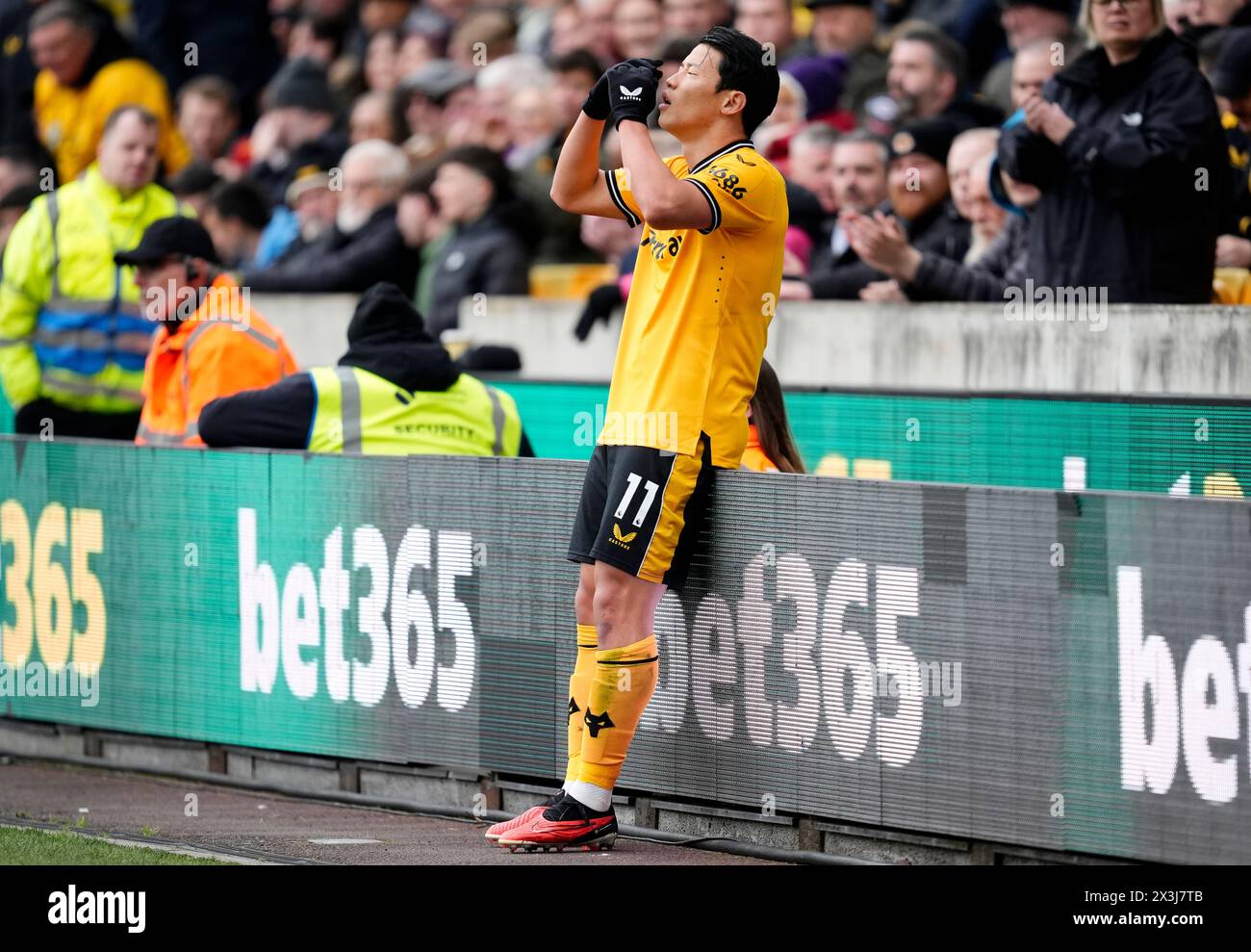 Wolverhampton Wanderers' Hwang Hee-Chan stands dejected after missing an opportunity during the Premier League match at Molineux Stadium, Wolverhampton. Picture date: Saturday April 27, 2024. Stock Photo