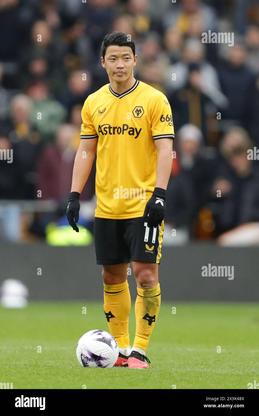 Hwang Hee-chan of Wolves during the Premier League match between Wolverhampton Wanderers and Luton Town at Molineux, Wolverhampton on Saturday 27th April 2024. (Photo: Gustavo Pantano | MI News) Credit: MI News & Sport /Alamy Live News Stock Photo
