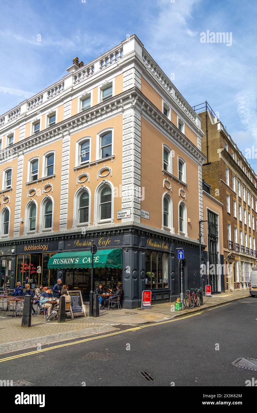 Cozy café corner in London's vibrant streets. Stock Photo