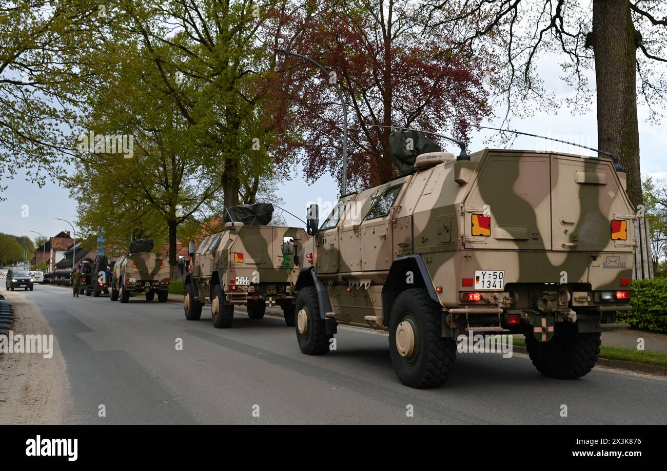 27 April 2024, Lower Saxony, Bremervörde: Emergency vehicles from the German Armed Forces arrive to continue the search for six-year-old Arian from Elm in Bremervörde during the night. Photo: Lars Penning/dpa Stock Photo