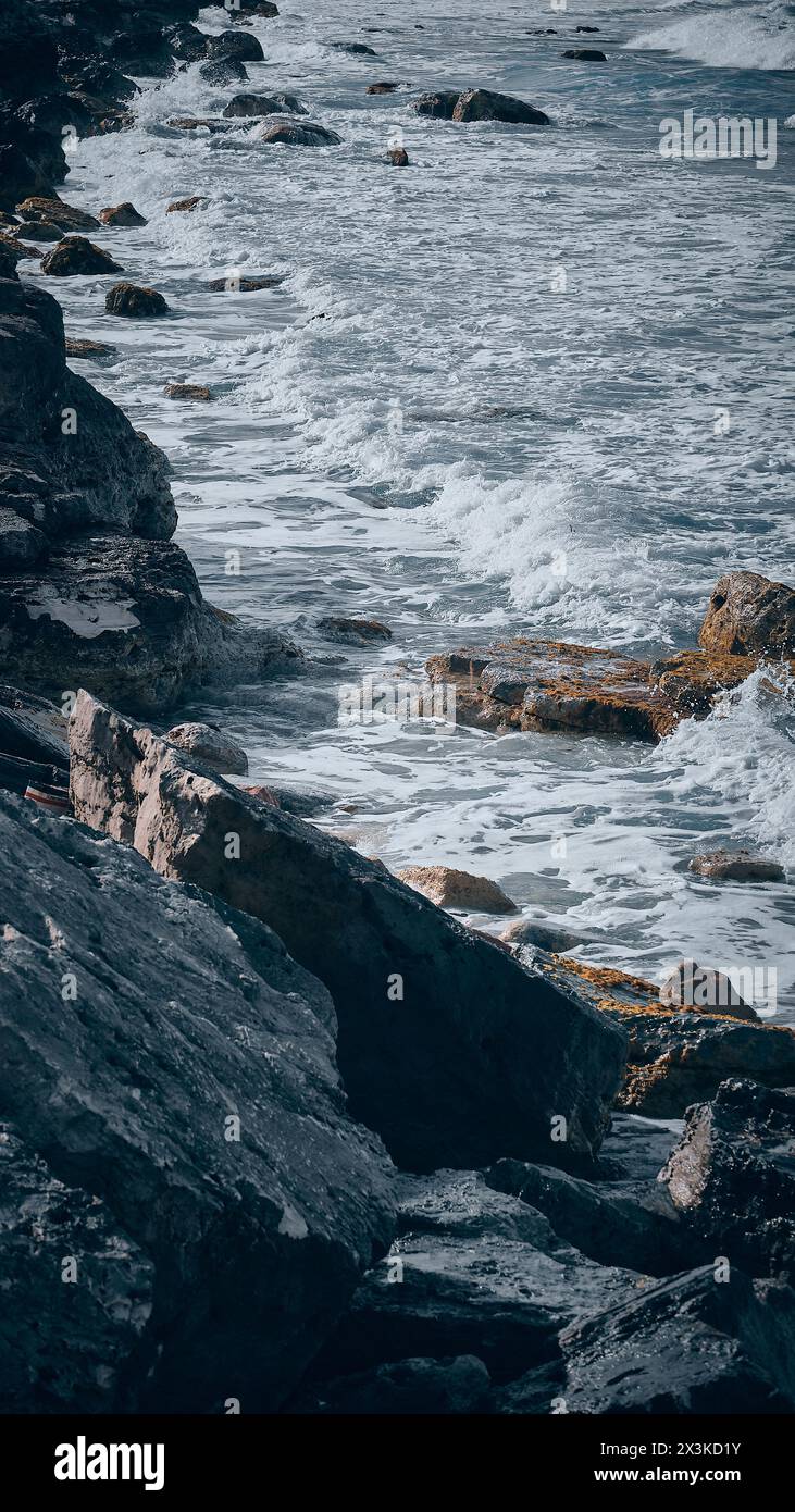 Break upon the rocks hi-res stock photography and images - Alamy