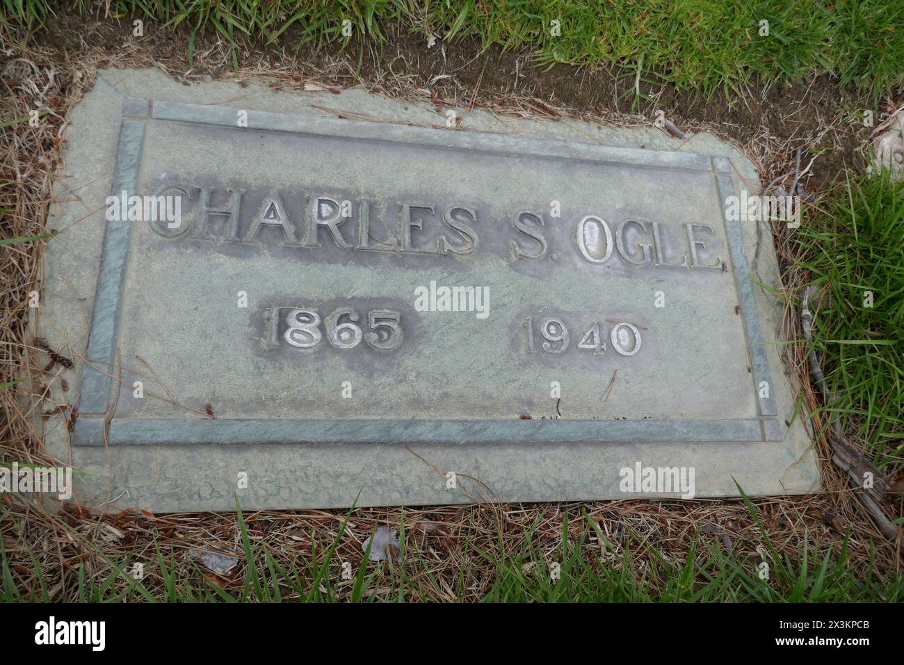 Glendale, California, USA 26th April 2024 Actor Charles Ogle Grave in ...