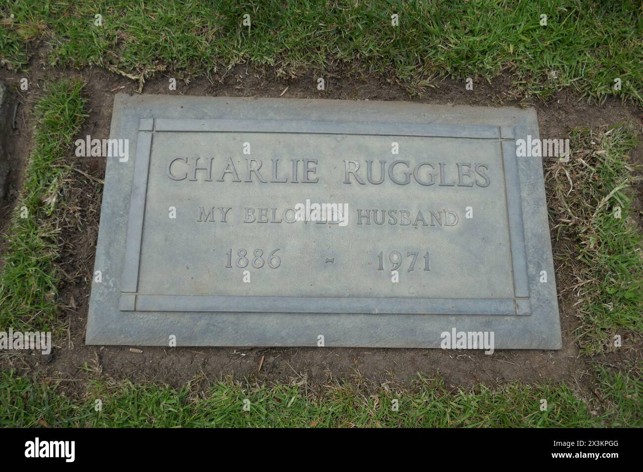 Glendale, California, USA 26th April 2024 Actor Charlie Ruggles Grave ...