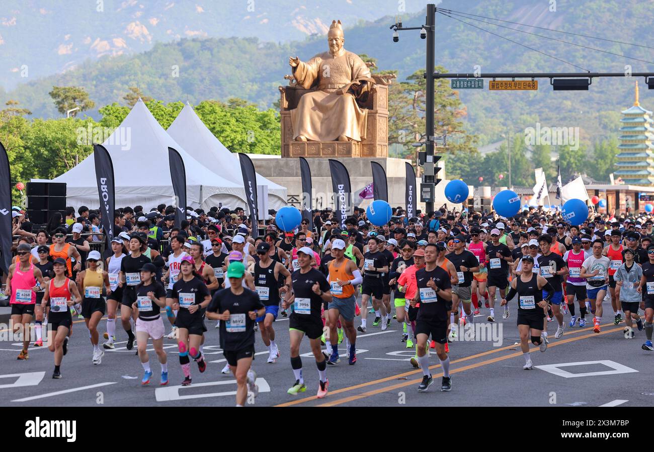 28th Apr, 2024. Seoul Half Marathon 2024 Participants of the Seoul Half