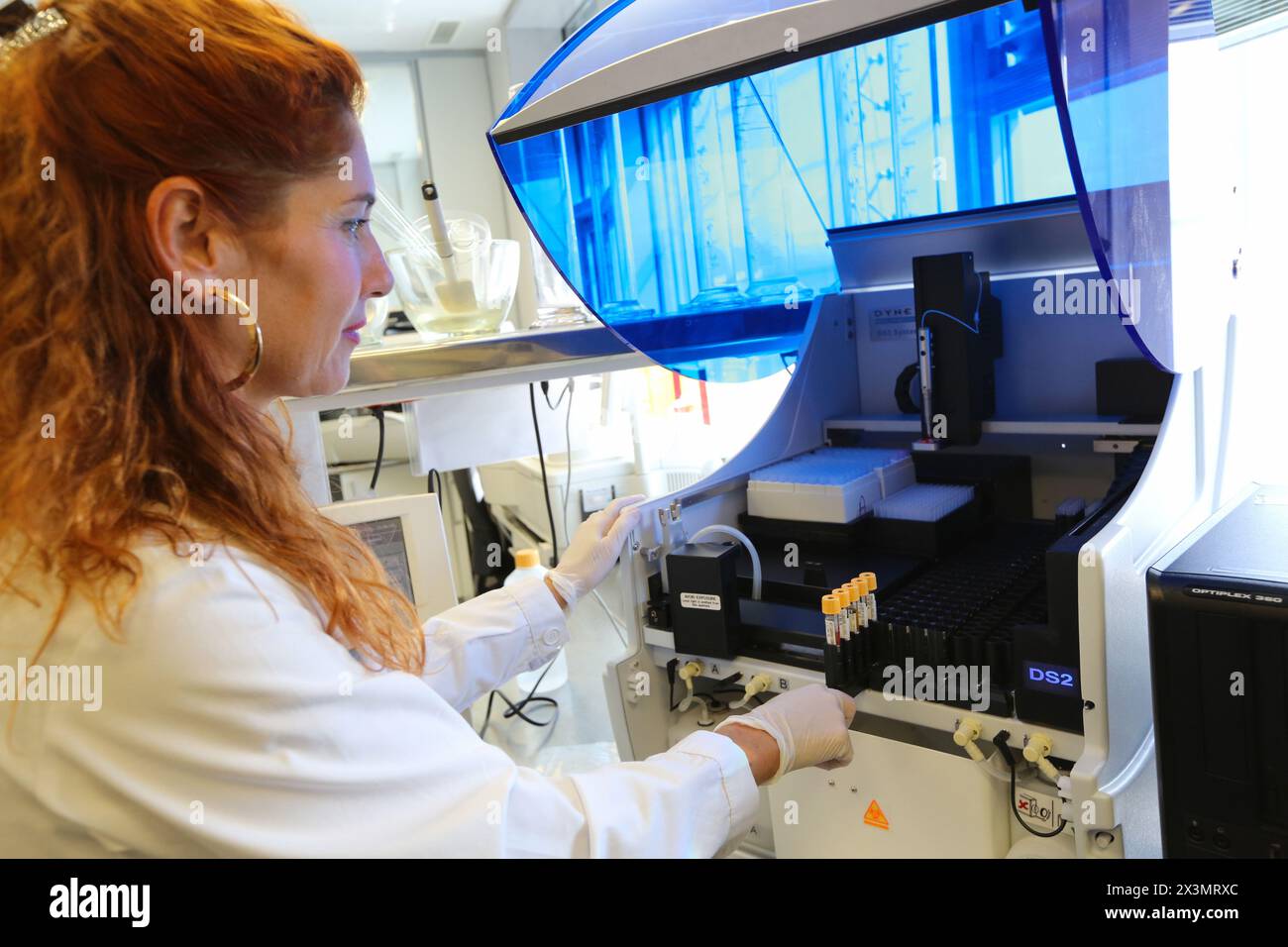 Elisa testing hi-res stock photography and images - Alamy