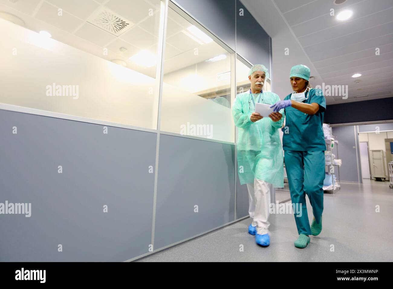 Surgeon, Surgery, Operating room, Onkologikoa Hospital, Oncology Institute, Case Center for prevention, diagnosis and treatment of cancer, Donostia, S Stock Photo
