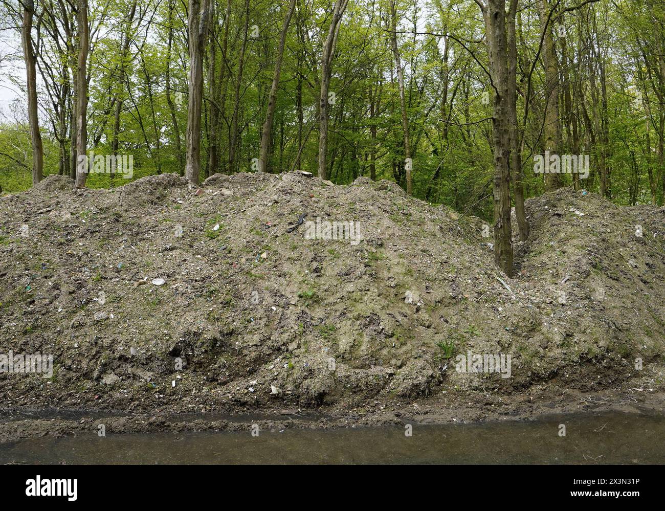 A view of thousands of tonnes of illegal waste dumped within Hoad's ...
