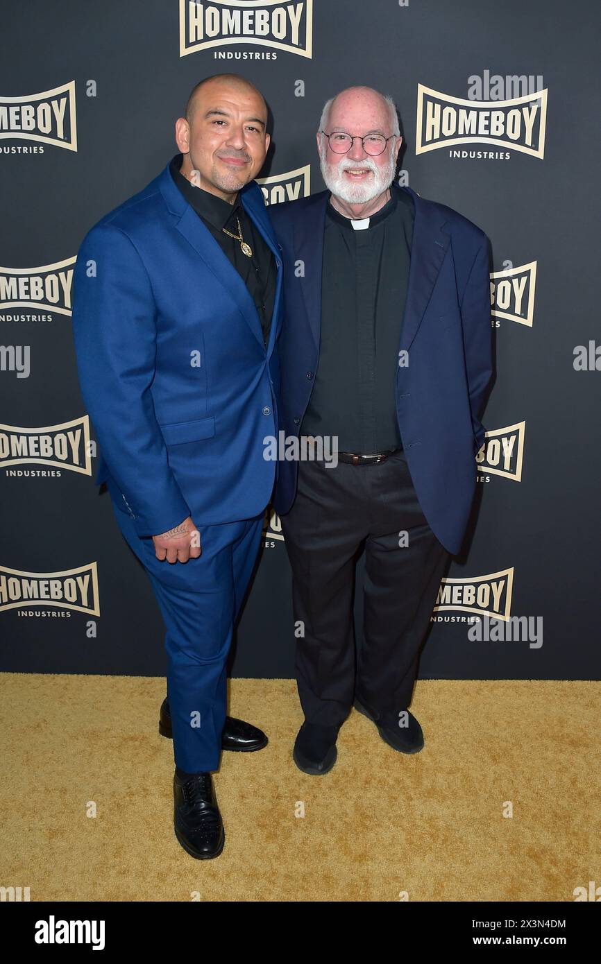 Jose Arellano und Greg Boyle bei der Homeboy Industries Lo Maximo ...