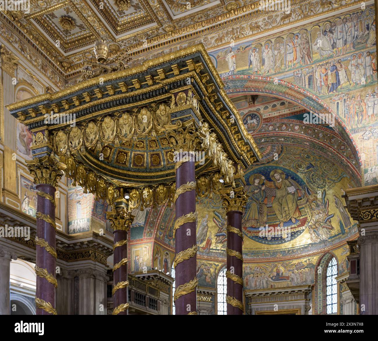The baldacchino, mosaics of triumphal arch and the apse in the Basilica of Saint Mary Major (Santa Maria Maggiore). Major papal basilica. Rome, Italy Stock Photo
