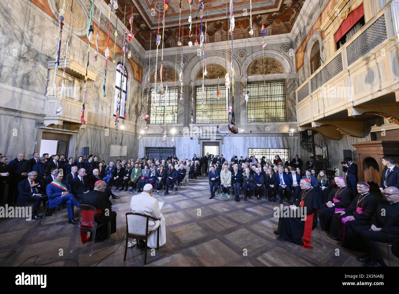 Pope visits hi-res stock photography and images - Alamy