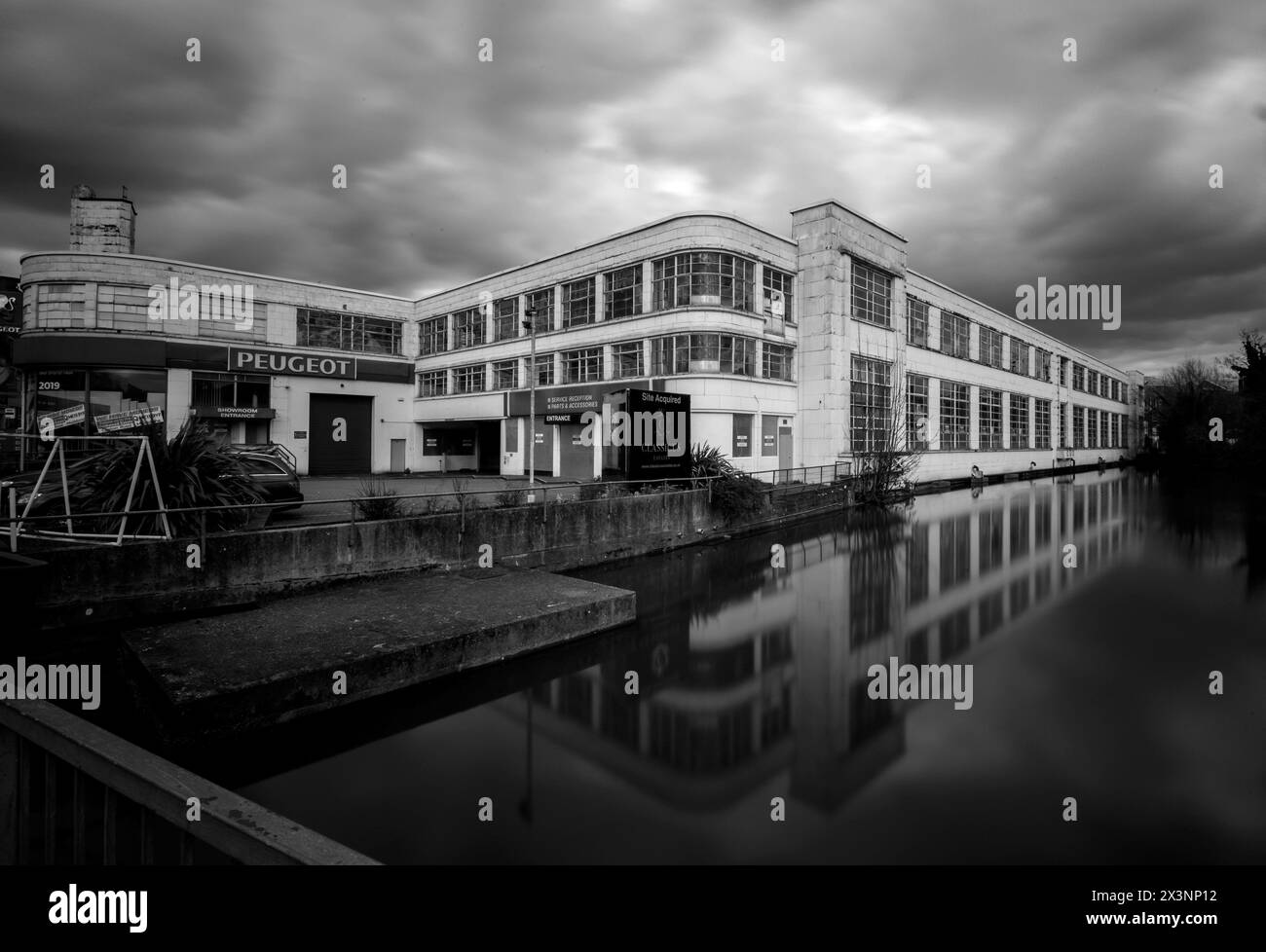 Len House, the 1930s art deco Rootes car showroom and factory in ...