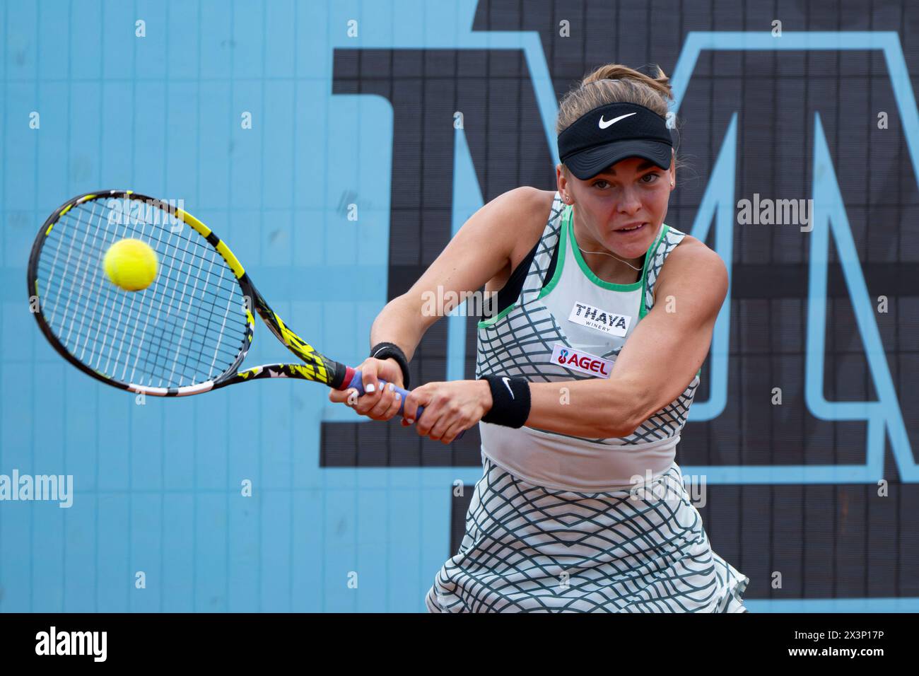 Madrid, Spain. 28th Apr, 2024. Czech tennis player Sara Bejlek in action during the third round