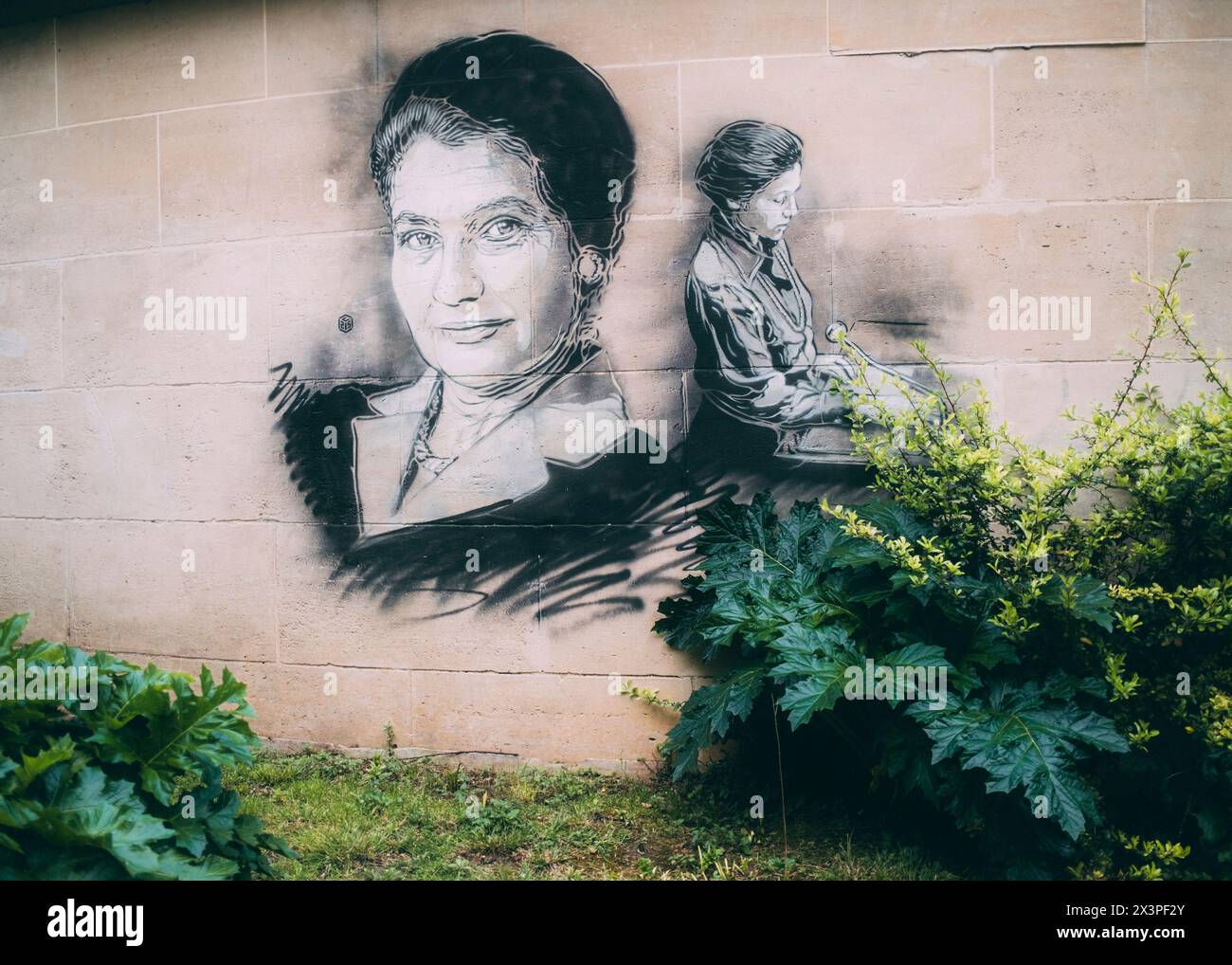 Paris, 02.04.2024: Travelpictures, Graffiti of an educated woman. Stock Photo