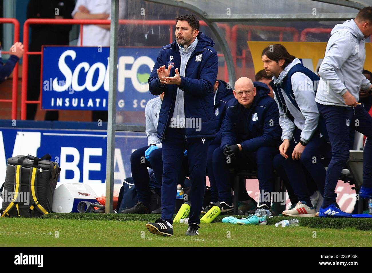 Dens Park, Dundee, UK. 28th Apr, 2024. Scottish Premiership Football, Dundee versus Celtic; Dundee assistant manager Stuart Taylor encourages his team Credit: Action Plus Sports/Alamy Live News Stock Photo