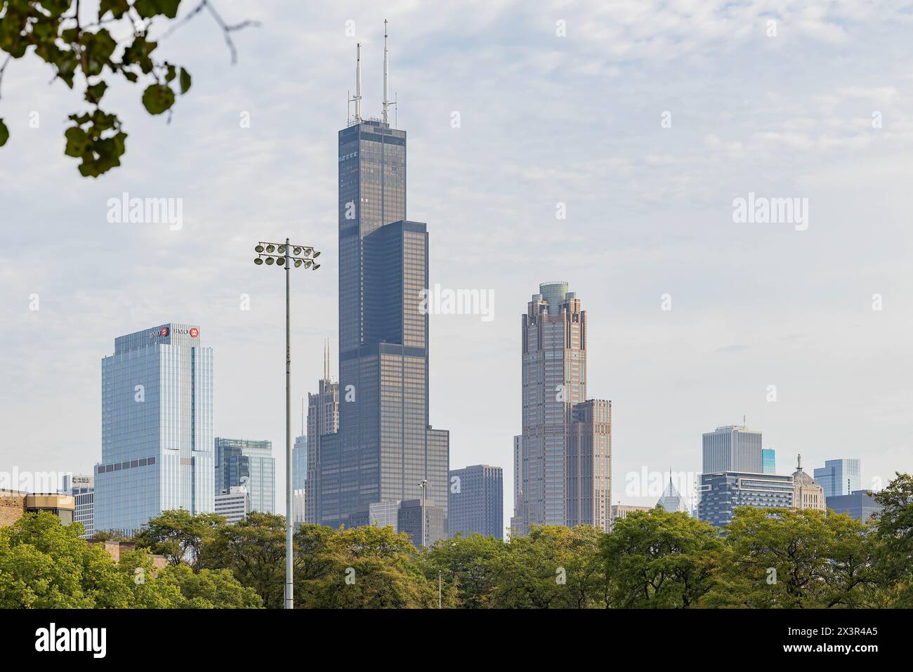 Chicago downtown skyline view hi-res stock photography and images - Alamy