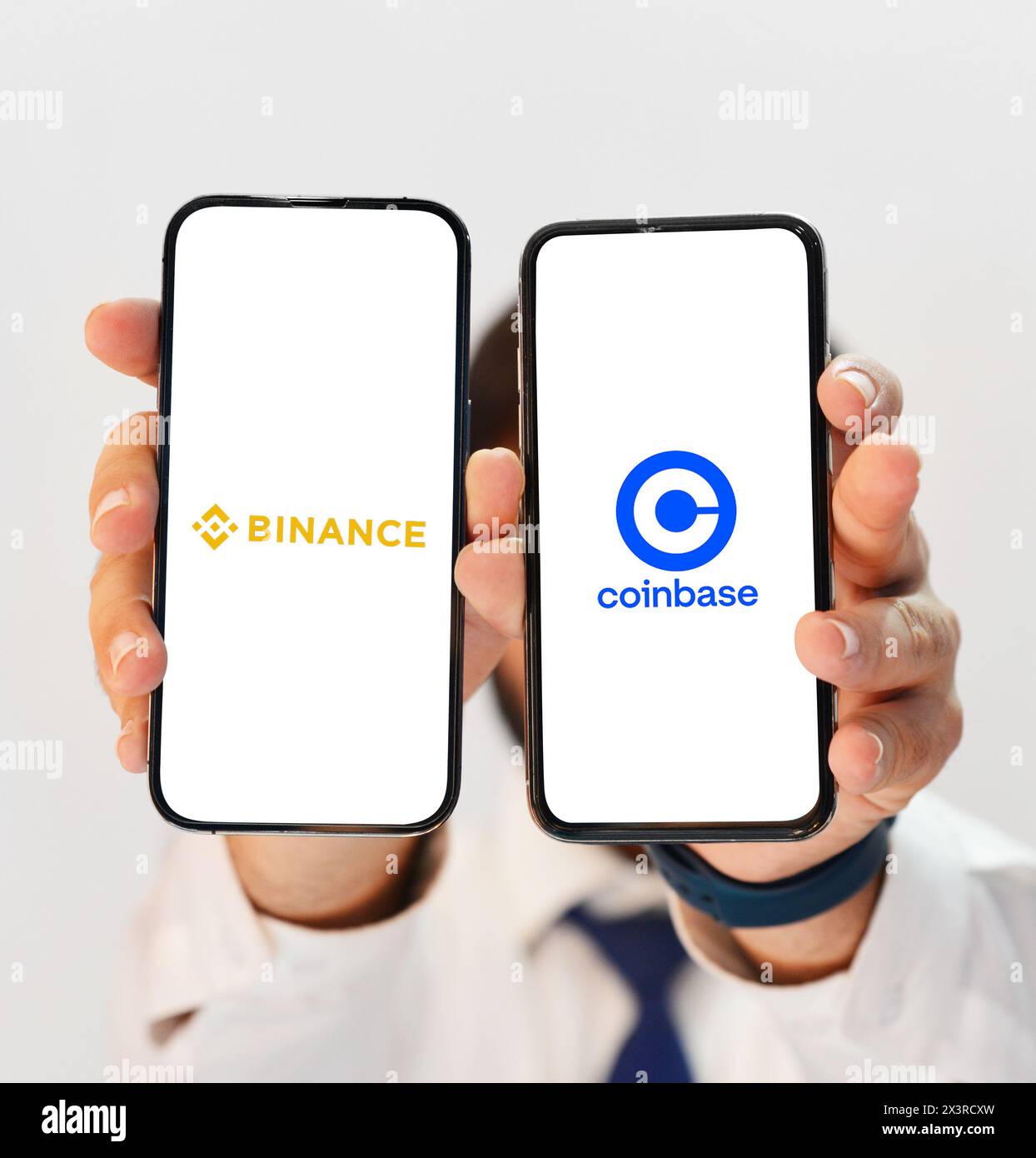 Binance hi-res stock photography and images - Alamy