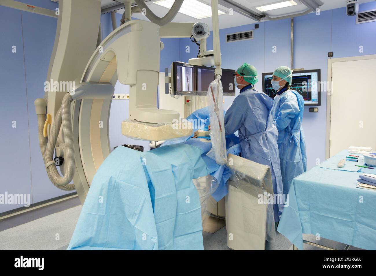 Vascular interventional radiology hi-res stock photography and images ...
