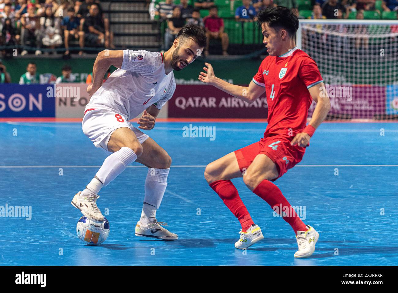 Yalangoch ayol morj sportchilari