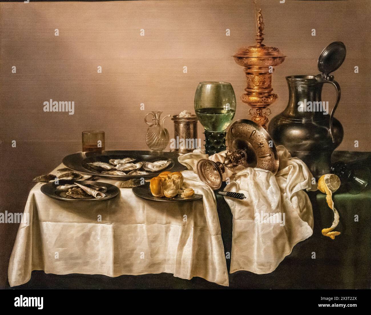 Still life with a gilt cup hi-res stock photography and images - Alamy