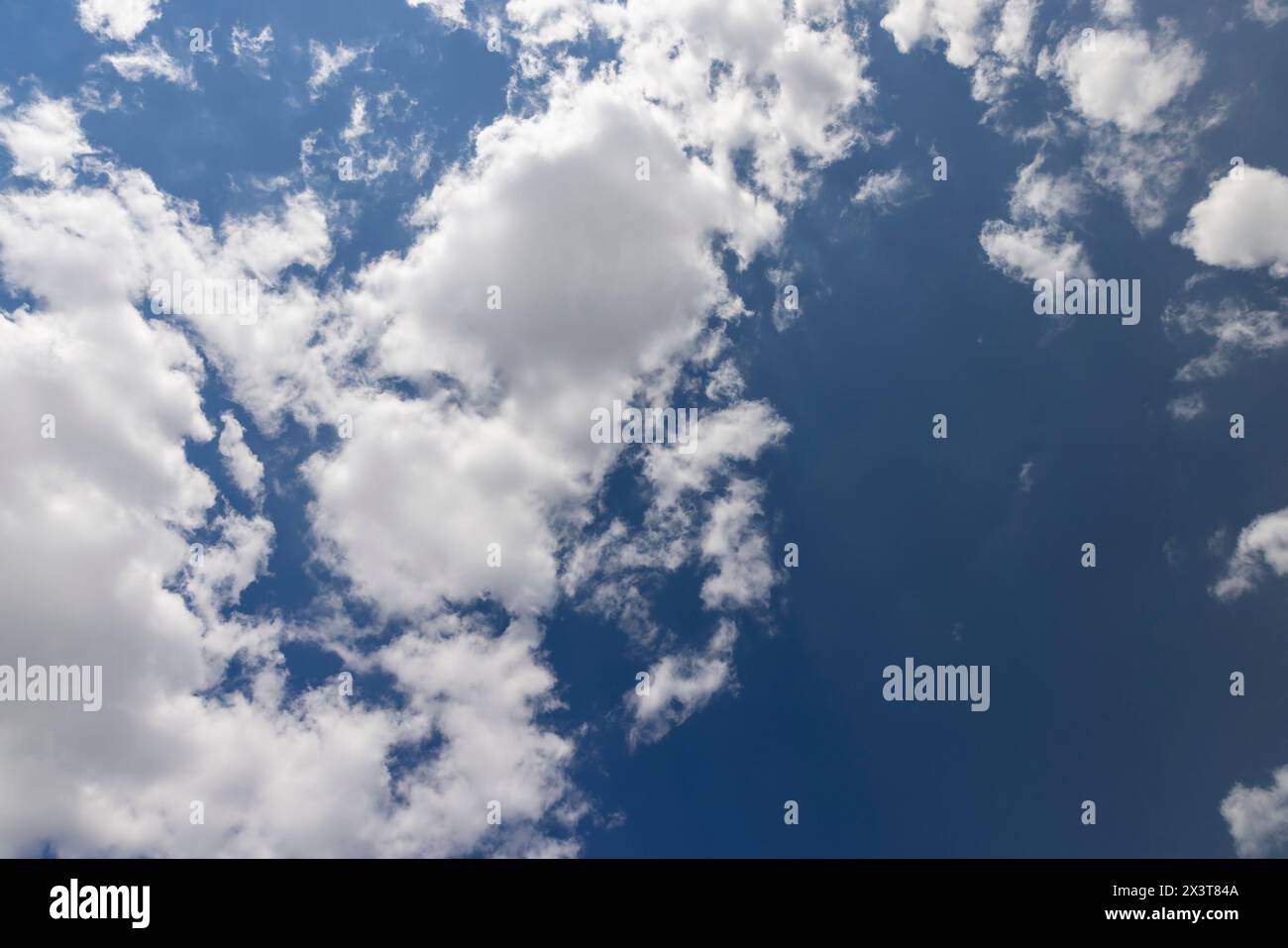 Time lapse scenery blue clouds hi-res stock photography and images - Alamy