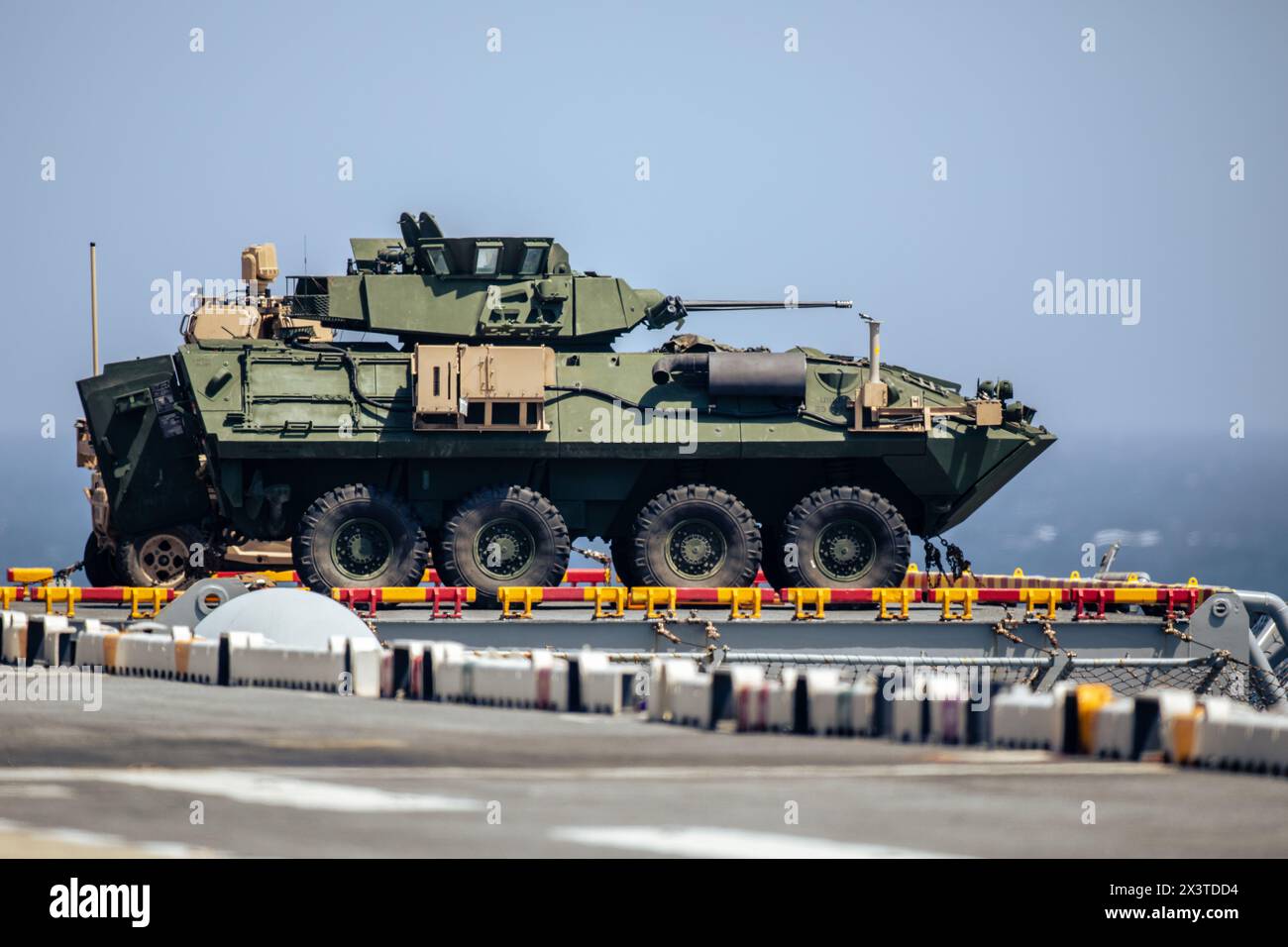 U.S. Marines with Battalion Landing Team 1/8, 24th Marine Expeditionary ...