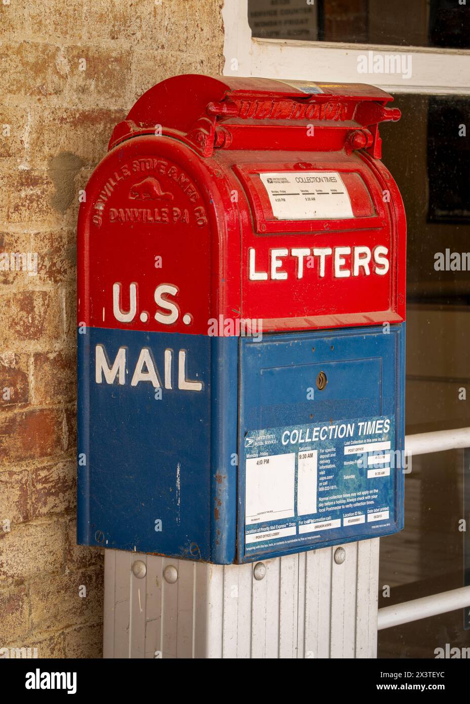 Arrow Rock, MO, USA April 22, 2024 Vintage mail box with letter