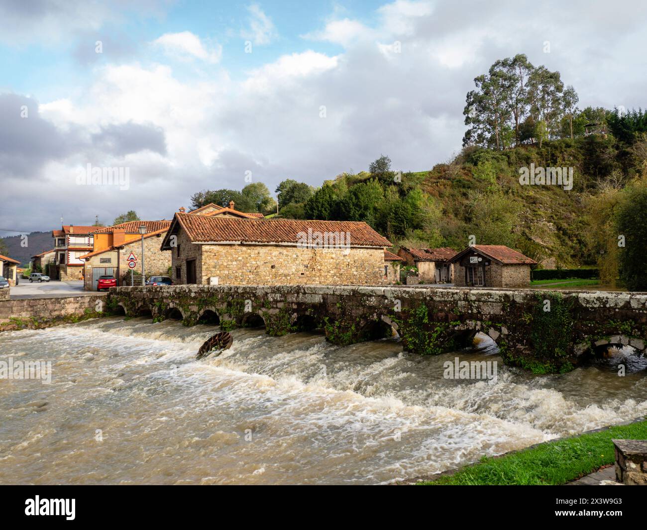 La Fuentona, Ruente, parque natural del Saja-Besaya, Cantabria, Spain Stock Photo