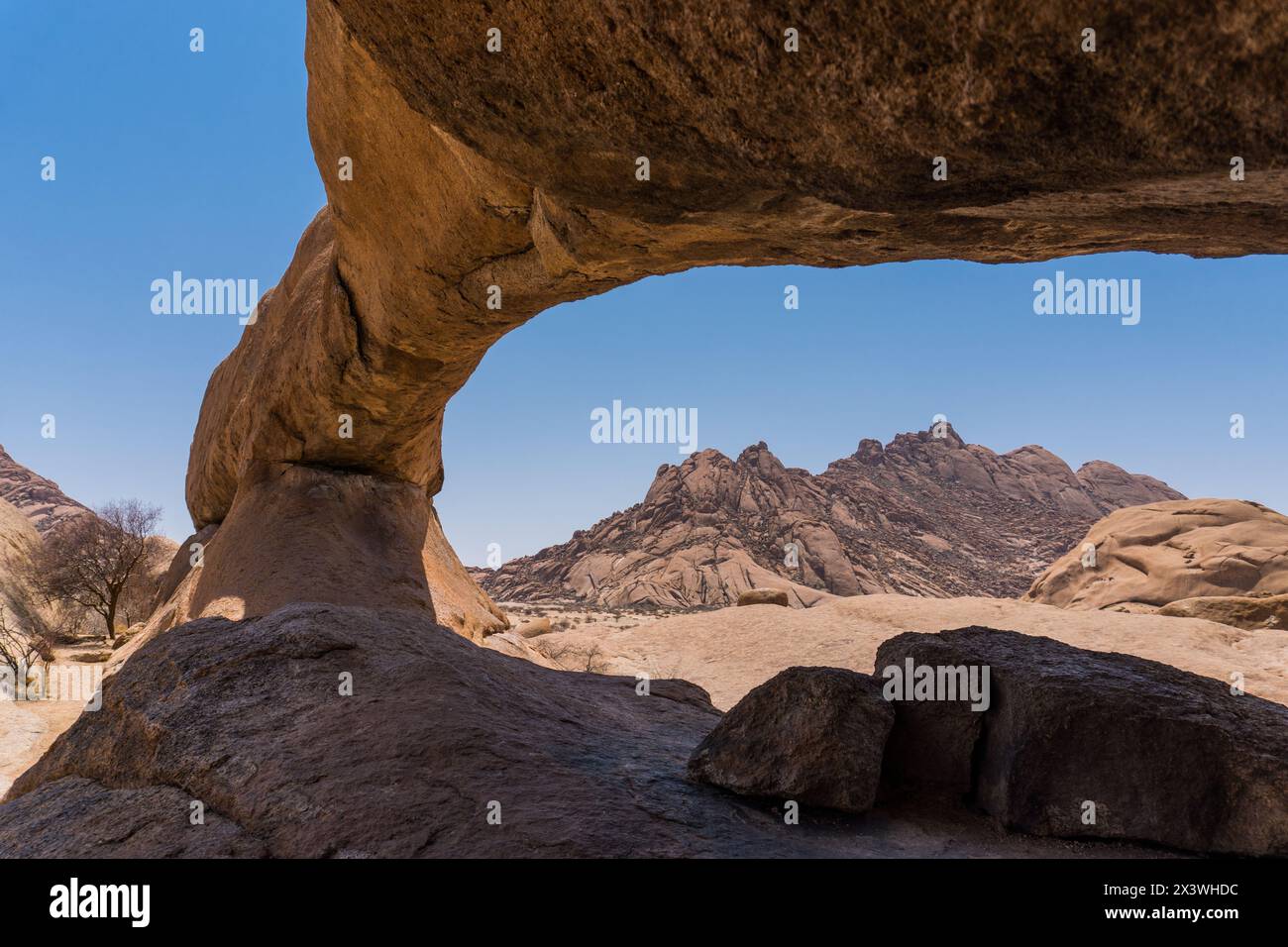 Spitzkoppe arch hi-res stock photography and images - Alamy