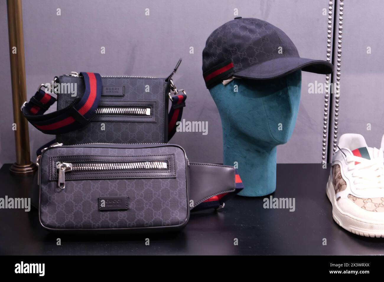 Gucci hat hi-res stock photography and images - Alamy Gucci hat hi-res stock photography and images - Alamy