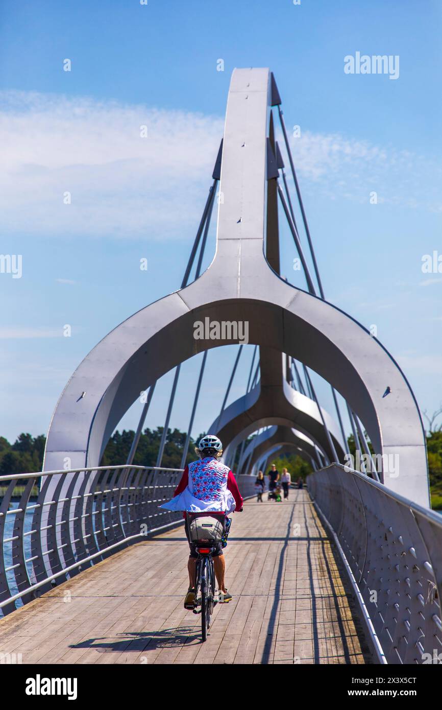 Pedestrianized bridge hi-res stock photography and images - Alamy