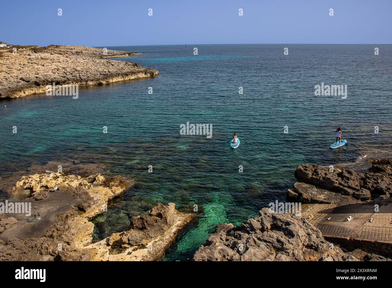 Chicas en azul hi-res stock photography and images - Alamy