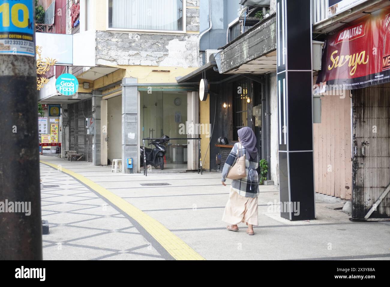 The atmosphere on the side of the road in the Kayutangan Heritage area, Malang is quiet in the afternoon Stock Photo