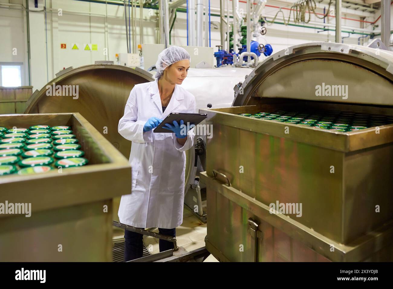 Autoclave sterilization in hermetically sealed containers by the method