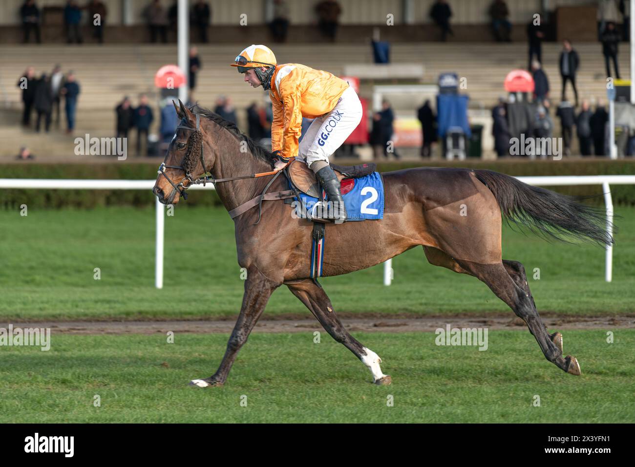 Captain drake racing at wincanton hi-res stock photography and images ...