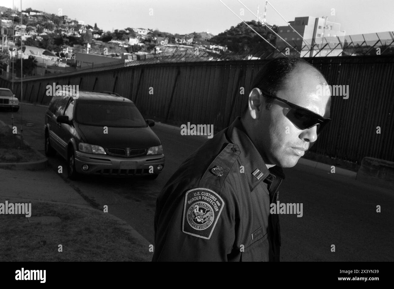 Border patrol agents on patrol on the US/Mexico border Stock Photo - Alamy