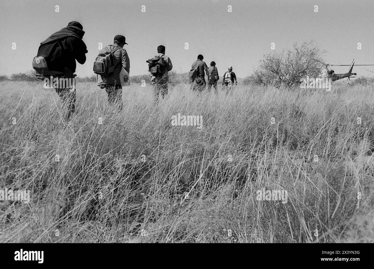 Illegal immigrants border hi-res stock photography and images - Alamy