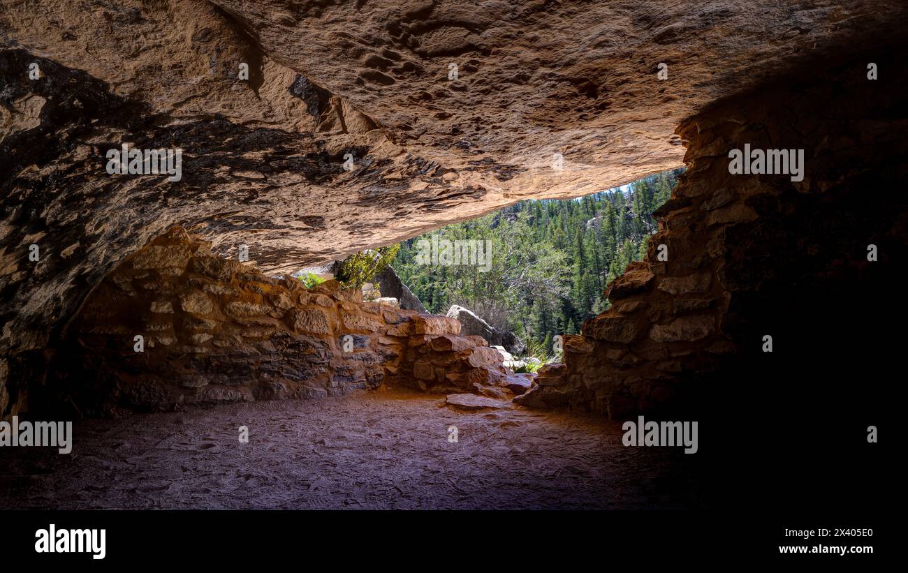 Cliff Dwellings. Walnut Canyon National Monument, Arizona, USA Stock Photo