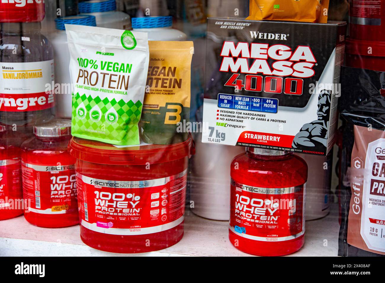 Gaining purchase hi-res stock photography and images - Alamy