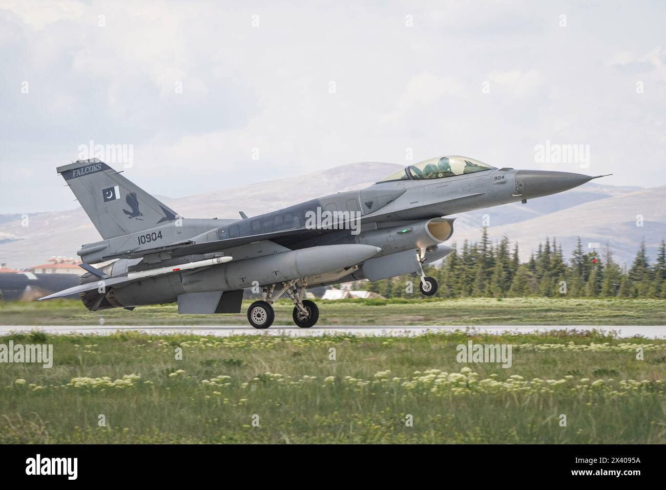 KONYA, TURKIYE - MAY 09, 2023: Pakistan Air Force Lockheed Martin F-16C Fighting Falcon (JE-4) landing to Konya Airport during Anatolian Eagle Air For Stock Photo