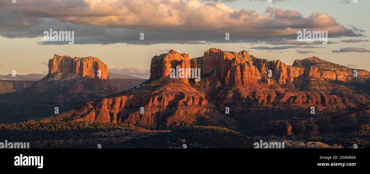 Amazing view of the iconic red rock formation called Cathedral Rock near Sedona in the interior chaparral, a semi-desert grassland in the Great Bas... Stock Photo