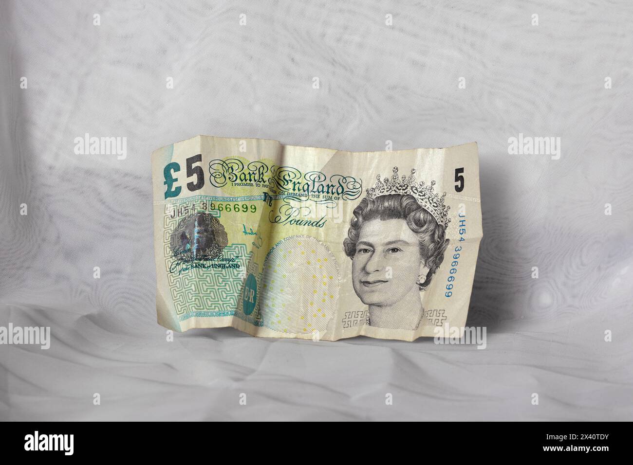 English bank note no longer in circulation. Five pound note. £5.Taken Aril 2024. Studio set up Stock Photo