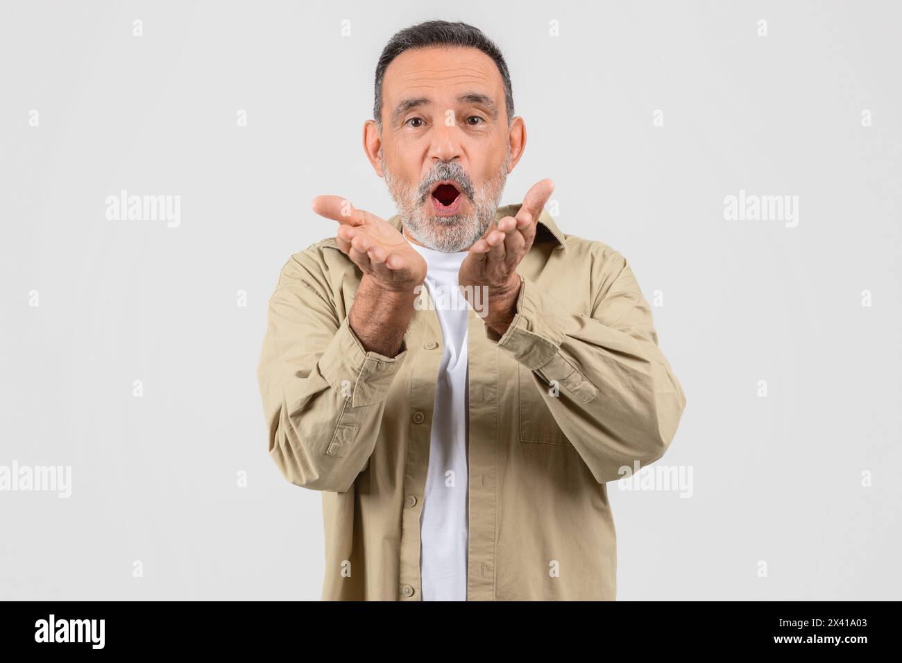 Elderly man in formal attire hi-res stock photography and images - Alamy
