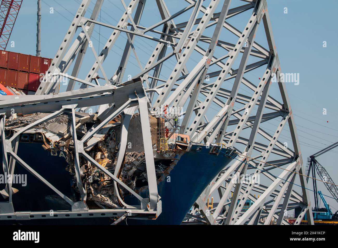 Dundalk, United States Of America. 23rd Apr, 2024. Dundalk, United States of America. 23 April, 2024. Salvage crews continue work clearing the wreckage of the collapsed Francis Scott Key Bridge, April 23, 2024, near Dundalk, Maryland. The bridge was struck by the 984-foot container ship MV Dali on March 26th and collapsed killing six workers. Credit: Dylan Burnell/U.S Army Corps of Engineers/Alamy Live News Stock Photo