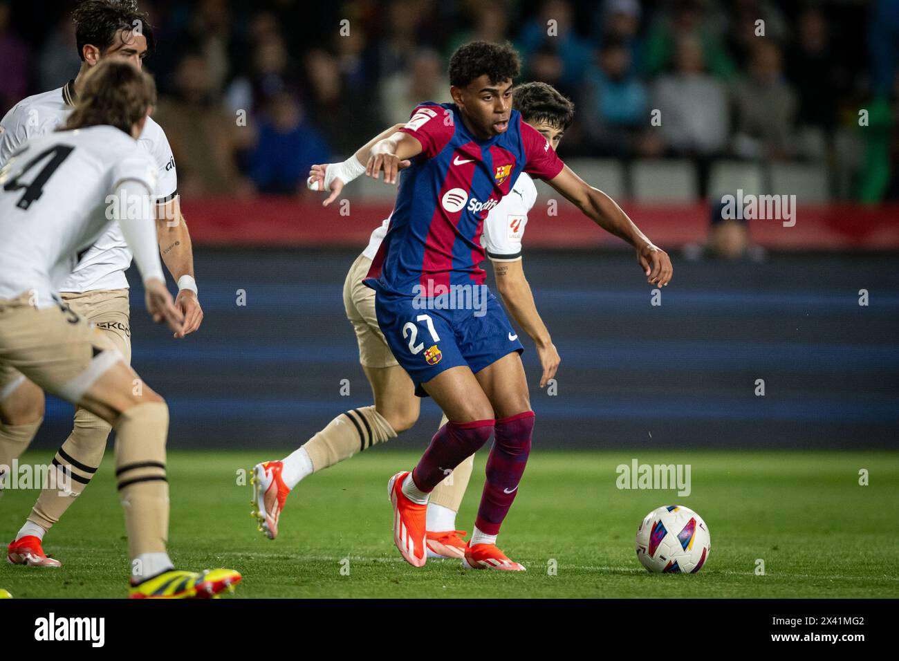 Barcelona, Spain. 29th Apr, 2024. Lamine Yamal (FC Barcelona) controls