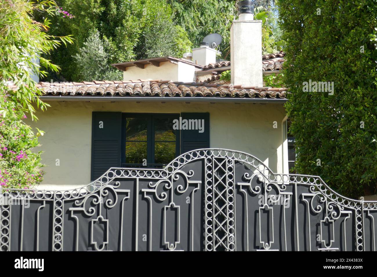 Los Angeles, California, USA 29th April 2024 Actor Alan Hale and Singer Russ Columbo Former home/house at 1940 Outpost Drive on April 29, 2024 in Los Angeles, California, USA. Photo by Barry King/Alamy Stock Photo Stock Photo