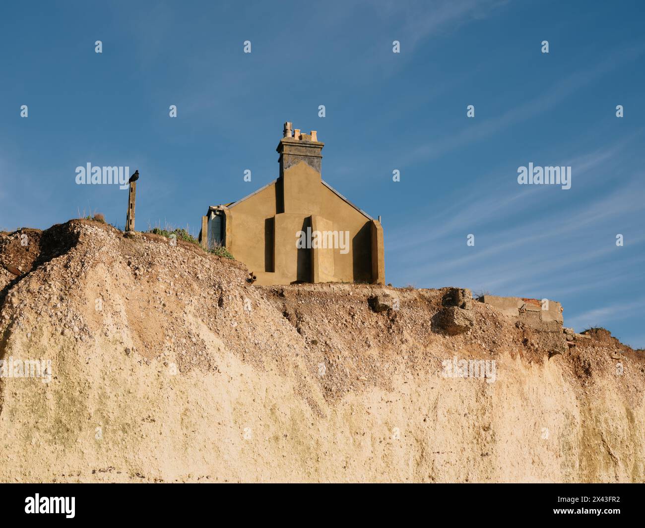 Cliff erosion house hi-res stock photography and images - Alamy