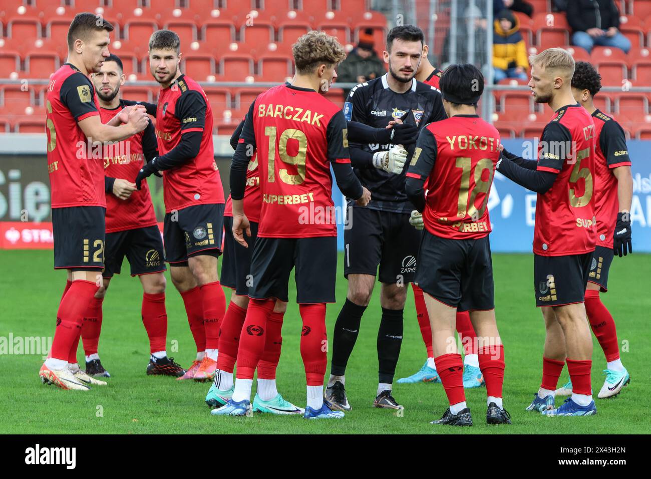 11.26.2023 Krakow, Poland, Football PKO BP Ekstraklasa 23/24 Puszcza Niepolomice - Gornik Zabrze op: Gornik Zabrze team before the match (druzyna prze Stock Photo