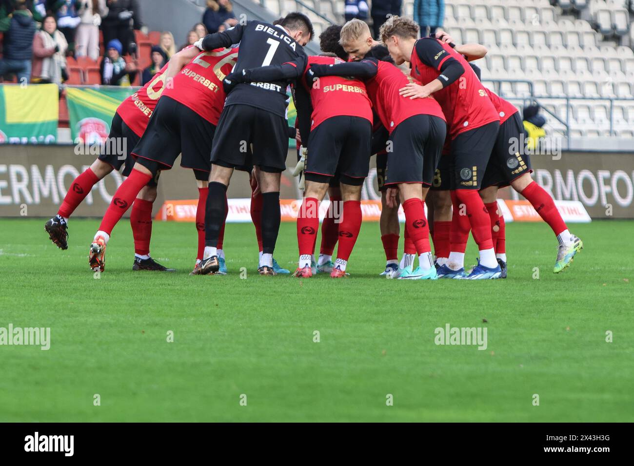 11.26.2023 Krakow, Poland, Football PKO BP Ekstraklasa 23/24 Puszcza Niepolomice - Gornik Zabrze op: Gornik Zabrze team before the match (druzyna prze Stock Photo