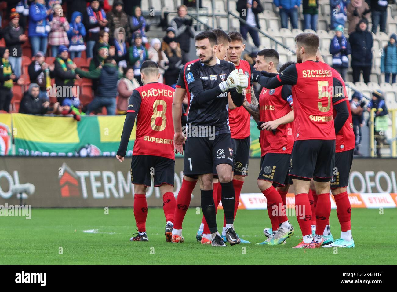 11.26.2023 Krakow, Poland, Football PKO BP Ekstraklasa 23/24 Puszcza Niepolomice - Gornik Zabrze op: Gornik Zabrze team before the match (druzyna prze Stock Photo