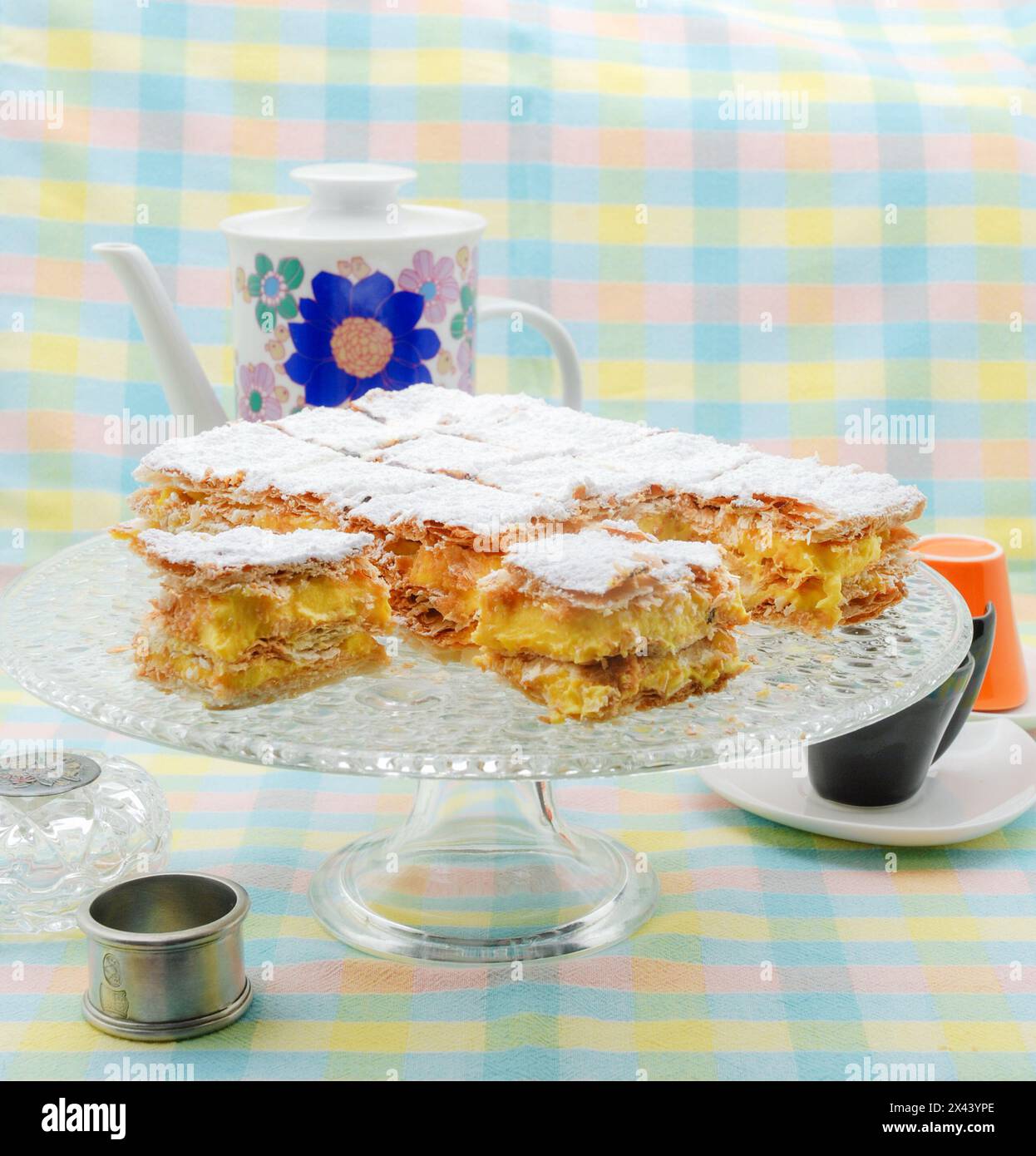 Millefeuille cake hi-res stock photography and images - Alamy